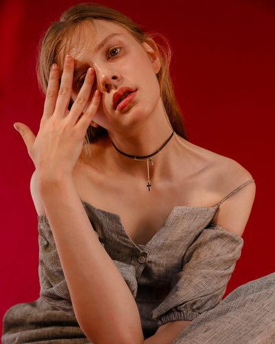 Contemporary Off-Shoulder Button-Front Top with Chain Choker Accessories
