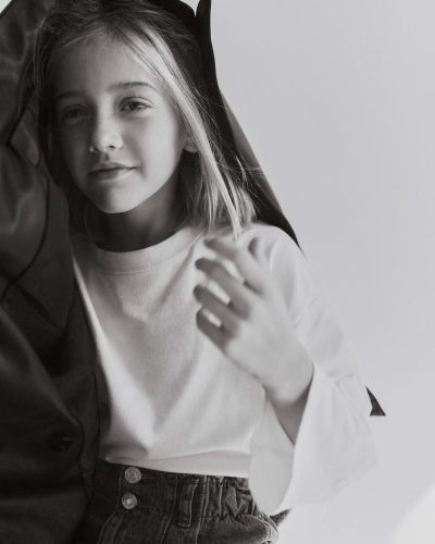 Contemporary Minimalist Oversized Hoodie with Black Cotton Fabric